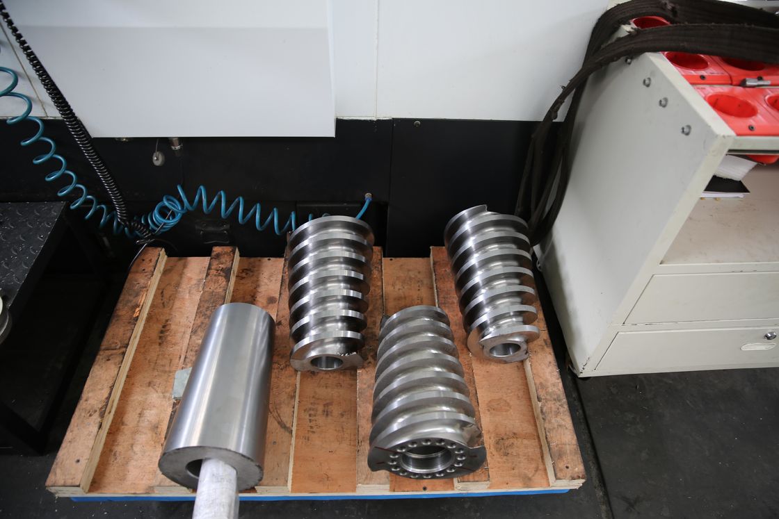 Computerized JSW Twin Screw Extruder Machine Parts Screw Elements PVC Processed