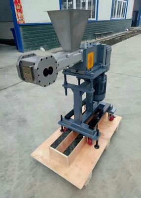 Good price Plastic Material Vertical Screw Feeder , Flexible Screw Feeder For Extruder Machine online